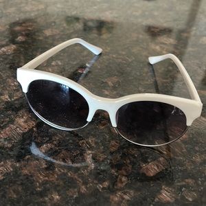 Sunglasses child size white frame cat eye from Fabkids